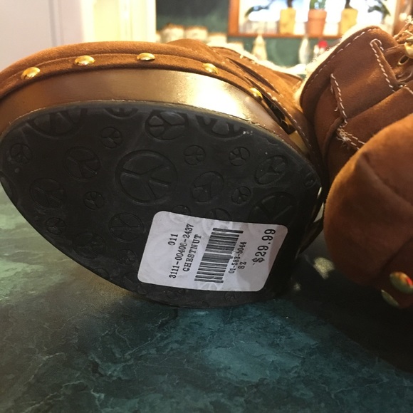 NWT High heel brown clogs with faux sheep lining - Picture 3 of 5